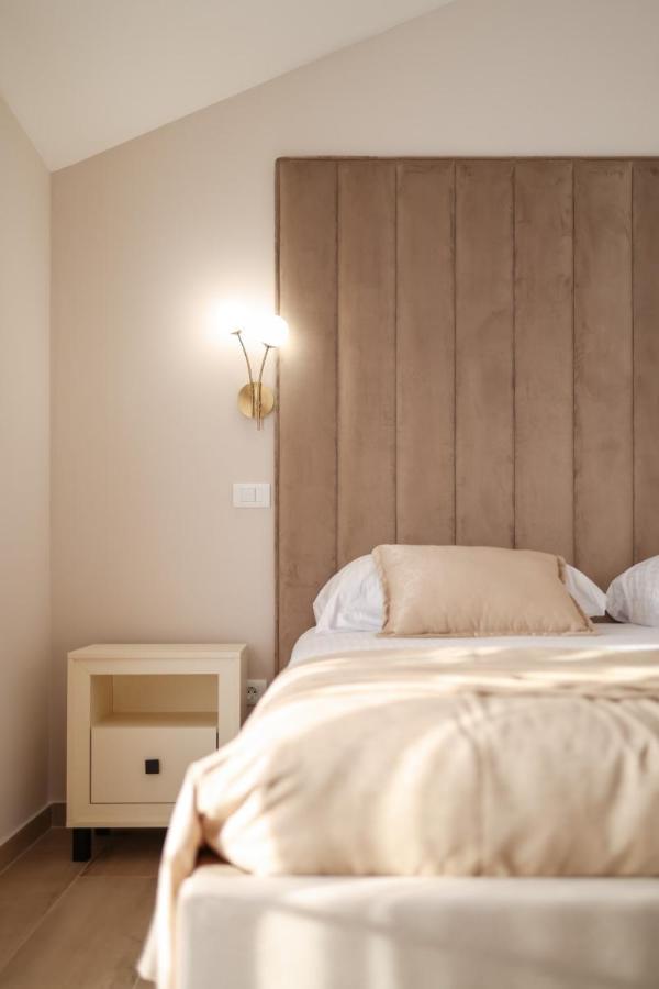 Castello Exclusive Rooms With Breakfast - By Ta Leut Agency Privlaka  Exteriör bild